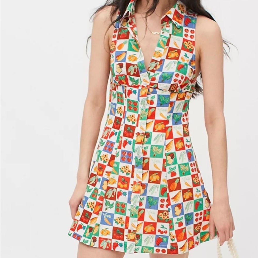 Urban Outfitters Tia Button
Front Fruit Mini Dress Size L (Used)